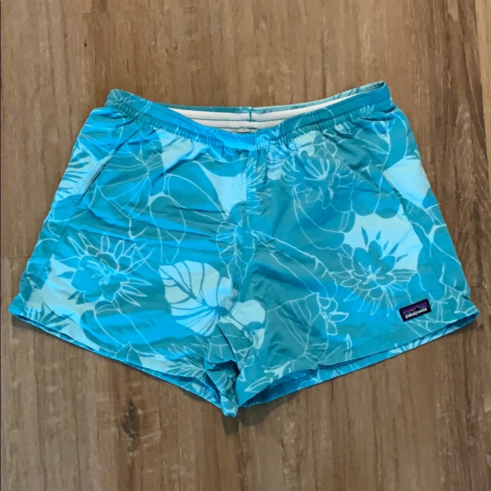 Patagonia 5” baggies small women’s